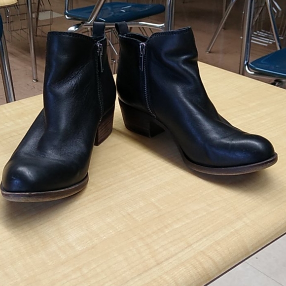 Lucky Brand Shoes - Lucky Brand Double Zipper Black Ankle Boot 6.5
